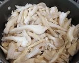 Foto del paso 3 de la receta: Caldo de setas 🍲