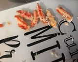 Une image de l'étape 4 de Tomates farcies au crabe, carottes râpées et crème de balsamique.