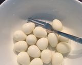 Hình bước làm 2 của món Tai heo kho magi trứng cút