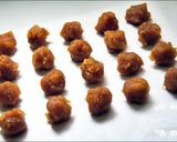 A picture of step 1 of Pineapple Pastry with Sesame Crust.