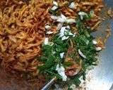 Foto langkah ke 5 dari resep Mie goreng padang.