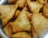 A picture of step 7 of Onion samosa.