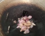 Foto langkah ke 2 dari resep Tumis kangkung tidak pedas.