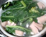 Foto langkah ke 6 dari resep Bening Sawi Sosis.