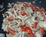 Foto del paso 4 de la receta Wok de setas y fideos de espelta