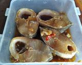 Hình bước làm 1 của món Cá chẽm kho tương