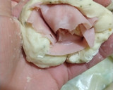 Foto del paso 3 de la receta: Pancitos rellenos de jamón y queso SIN HORNO