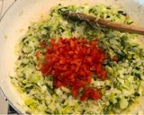 Foto del paso 1 de la receta: Salsa de puerros y tomates