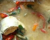 Foto langkah ke 4 dari resep Ikan Jambal Kuah Kuning.