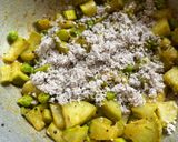 A picture of step 3 of Lauki and green chana Bhaji.