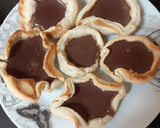 Foto del paso 4 de la receta: Cuajada de chocolate con fresas en tartaletas