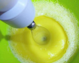 Foto del paso 4 de la receta: Bizcocho de yogur de limón con zumo de limón natural