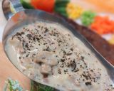 Foto langkah ke 3 dari resep Creamy Mushroom Sauce.