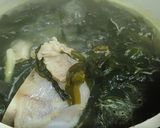 Hình bước làm 1 của món Canh rong biển nấu xương heo
