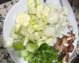 Foto del paso 2 de la receta: Conejo con verduras y vermut rojo