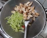 Foto langkah ke 2 dari resep #752. Oseng Jamur mix Labu Siam.