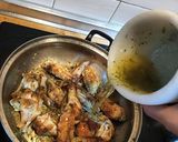 Foto del paso 8 de la receta: Alitas de pollo al ajillo con salsa de pisto manchego