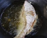 Foto langkah ke 2 dari resep Crispy Fish in Thai Sweet Chili Sauce.
