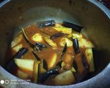 A picture of step 6 of Aloo Baingan Curry.