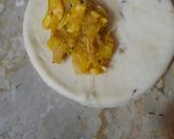 A picture of step 4 of Chicken Alu samosa.