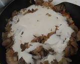Foto del paso 4 de la receta: Pechuga de pollo en salsa de champiñones