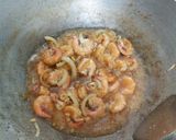 Foto langkah ke 3 dari resep Udang goreng mentega.