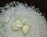 Foto langkah ke 1 dari resep 1053. Olive Oil and Garlic Rice.