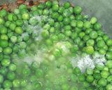 A picture of step 2 of Matar pulau with dill leaves.