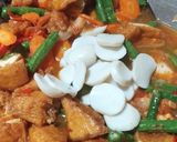 Foto langkah ke 4 dari resep Tumis bakso ikan tahu pedas manis non msg.