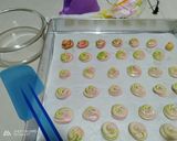 Foto langkah ke 5 dari resep Cookies Meringue Rainbow.