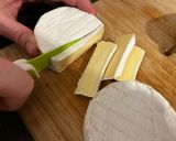 Körtés-camembertes csirkemell recept fázis 6 fotója