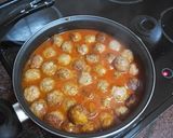 Foto del paso 2 de la receta Albóndigas de pollo y pavo con papas fritas y salsa