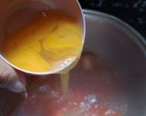 Foto langkah ke 2 dari resep Sup Tomat Telur (Tan Hua Tang).
