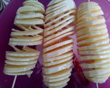 A picture of step 11 of Cheese,Pepper And Salt,Chilli Garlic and Mayo Potato Tornadoes.