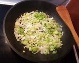 Póréhagymás brokkolis csirkemell tejszínnel recept fázis 1 fotója