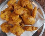 A picture of step 3 of Pakode wali kadi.