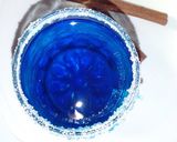 A picture of step 3 of Cinnamon blue fizz.