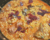 Foto del paso 13 de la receta: Arroz meloso de butifarras, alcachofas y calçots