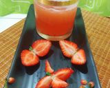 Foto langkah ke 2 dari resep Jus strawberry segar.