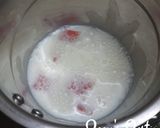 A picture of step 1 of Papaya Milkshake.