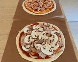 A picture of step 4 of Pizza with lots of mushrooms!.