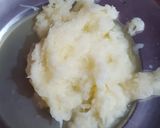 A picture of step 1 of Aloo cheela.