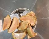 A picture of step 1 of Chikoo milkshake.