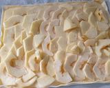 Foto del paso 4 de la receta: Tarta de manzana con natillas y hojaldre