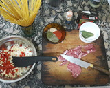 Foto del paso 1 de la receta: Tallarines salteados con salsa estofado