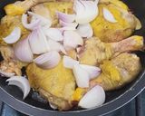 Foto del paso 2 de la receta: Pollo con peras de San Juan