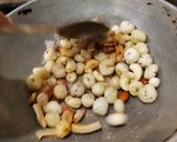 A picture of step 3 of Falhari Makhana Drynuts Namkeen.