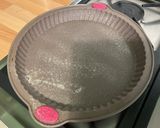 Une image de l'étape 8 de Tarte sans pâte aux amandes et groseilles rouges.