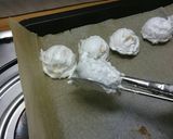Madártej fehércsokoládés habcsókkal recept fázis 2 fotója