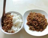 Hình bước làm 4 của món Ruốc lạc xào xả ớt